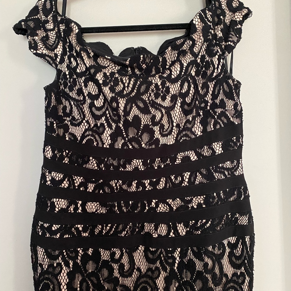 Evening dress by Cache , size 14.  Excellent condition, worn once - Picture 4 of 7